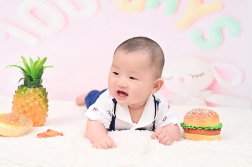 湖北宝宝眼角红血丝